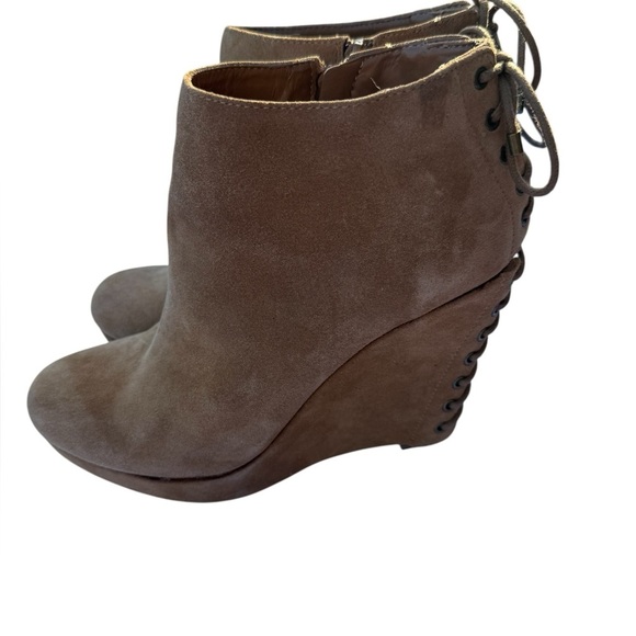 Gianni Bini Brown Suede Lace-Up Wedge Booties Size 8.5M Ankle Boots Corset Back - Picture 2 of 13